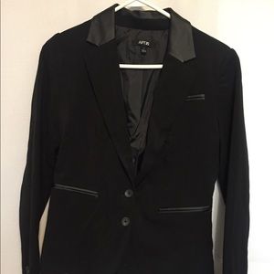 Woman’s Apt 9 Black Blazer